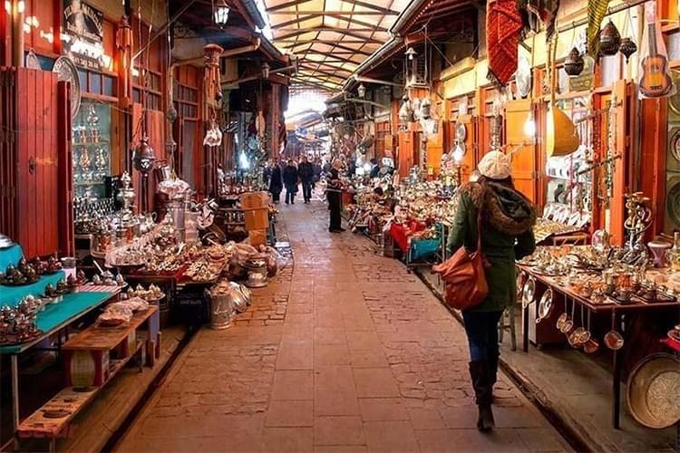 Adana Kazancılar Çarşısı bakır ve el işi ürünleri