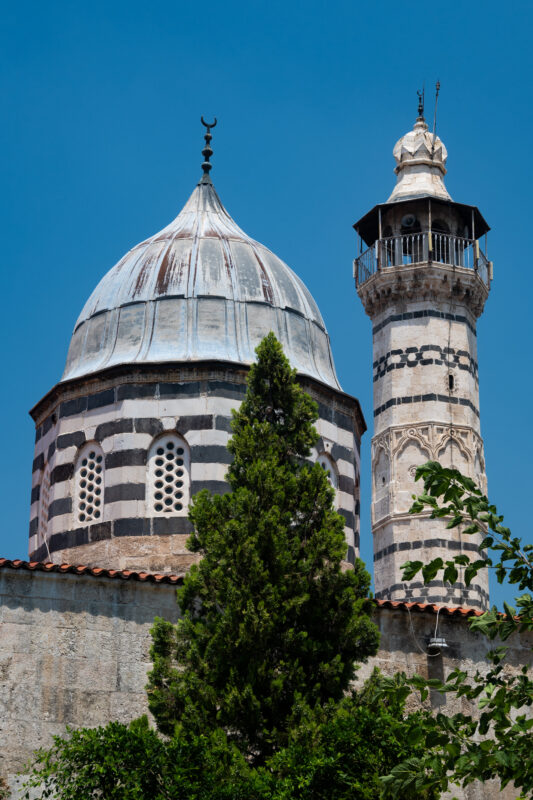 Adana Ulu Camii Büyük Saat Çarşısı yakınında tarihi yapı