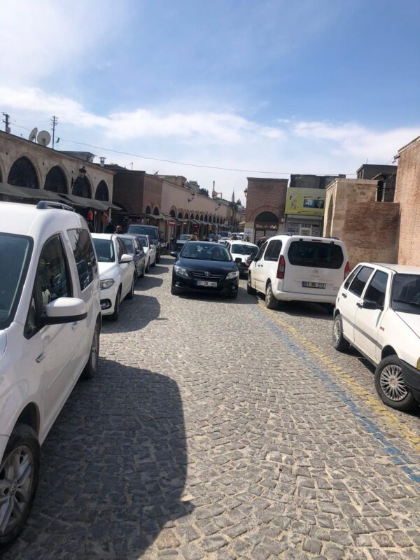 Adana Büyük Saat Çarşısı araç trafiği ve park sorunu