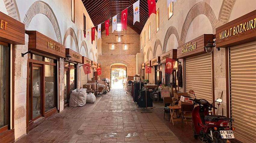 Adana Kapalı Çarşı tarihi alanı ve esnaf röportajı