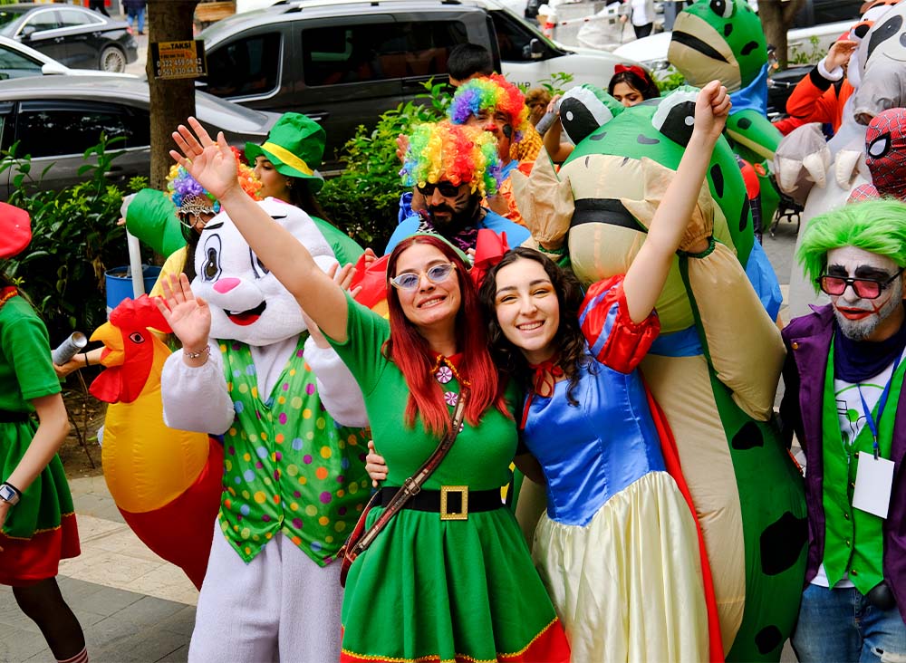Adana Portakal Çiçeği Karnavalı festival etkinliği ve kortej